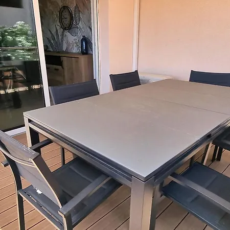 T4 Climatise Avec Parking A 2 Pas De La - Fr-1-309-359 *