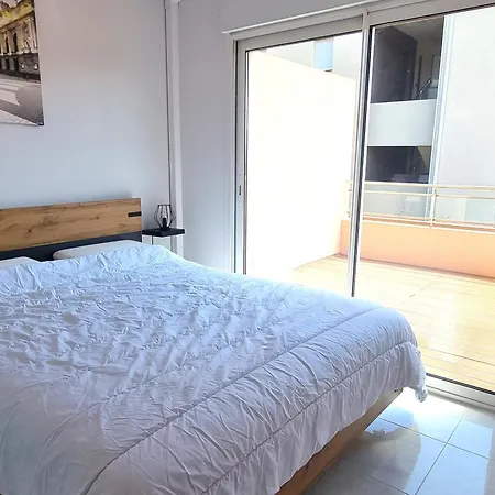 T4 Climatise Avec Parking A 2 Pas De La - Fr-1-309-359 *