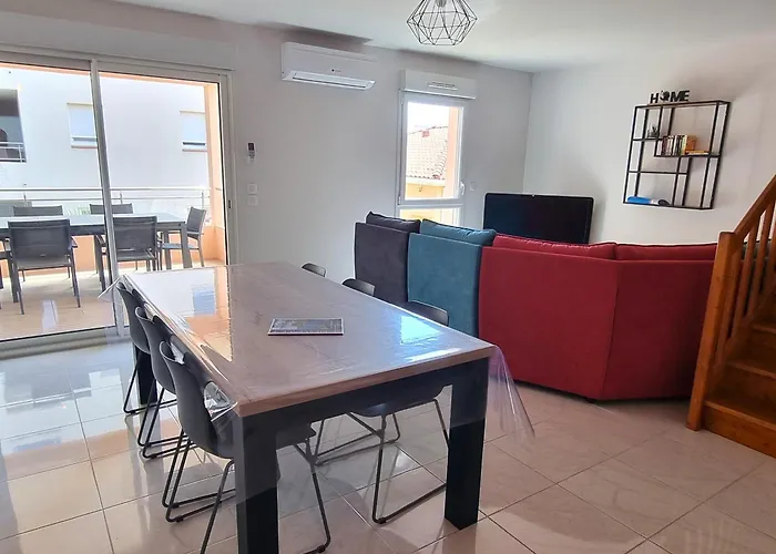 T4 Climatise Avec Parking A 2 Pas De La - Fr-1-309-359 Appartement *